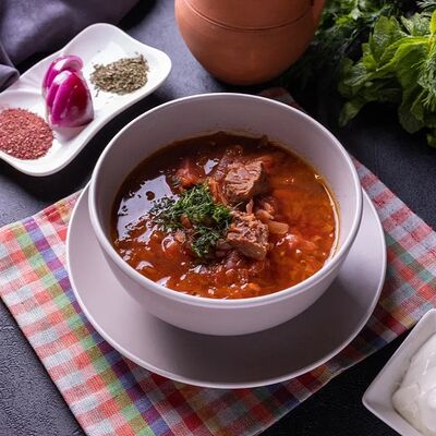 Борщ из говядиныв Гранд Терраса по цене 450 ₽