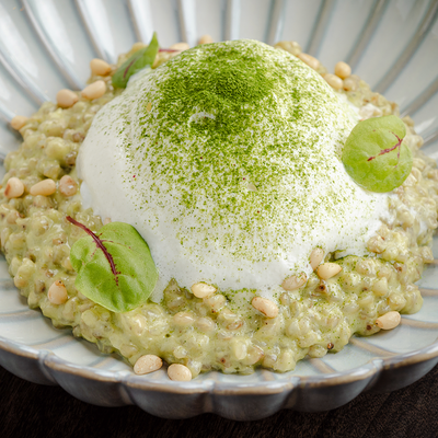 Зеленая гречка с яйцом пашот, муссом из пармезана в Съели Сумели по цене 660 ₽