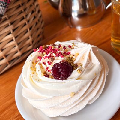 Десерт Павлова в LEMONADE по цене 109 ₽