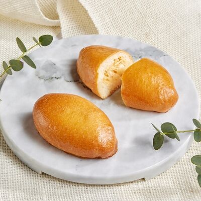 Пирожок с молодой капустой и яйцом в Ribambelle по цене 150 ₽