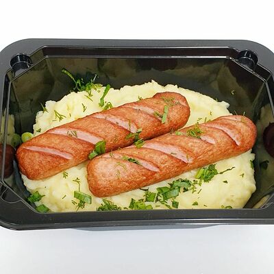Сосиски куриные с картофельным пюре в Gost Food по цене 300 ₽