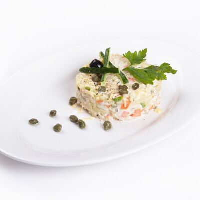 Салат Оливье с курочкой в Блинная для друзей по цене 445 ₽