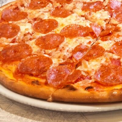 Любимая классика: Маргарита, Пепперони, Ветчина-грибы в Pizza House по цене 1990 ₽