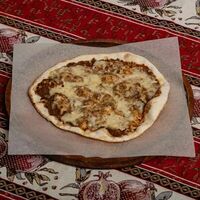 Ламаджо с сыром в Мясной гуру