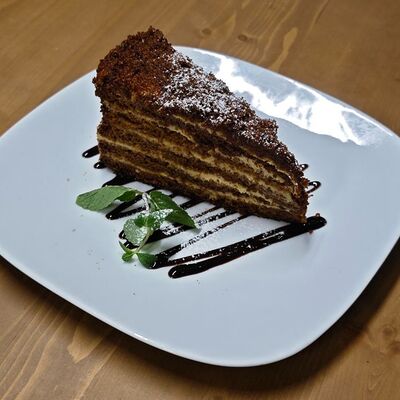 Торт Медовик в ATLAS BY CUISINE по цене 470 ₽