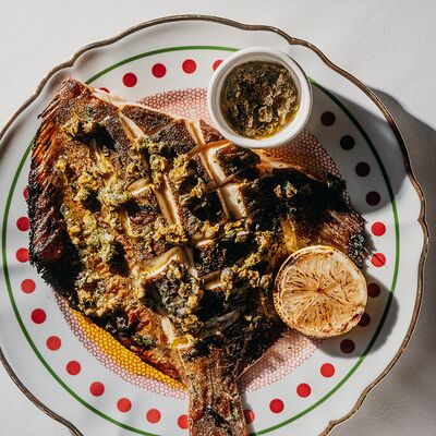 Камбала на угляхв Eno Bistro по цене 2100 ₽
