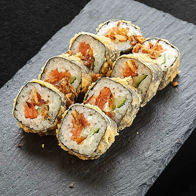 Ролл горячий с лососем в Pronto Pizza по цене 670 ₽