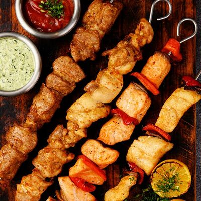 Шашлык из курицы в Sushi & More по цене 480 ₽