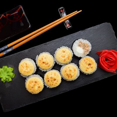 Запеченный ролл Динамит в 4 Лосося по цене 449