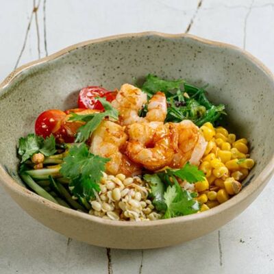 Поке с тигровыми креветками в Крем кафе по цене 770 ₽