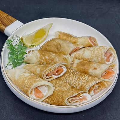 Блины с лососем в Кафе сон у моря по цене 400 ₽