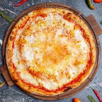 Пицца Маргарита в La Pizza Bomba на дровах