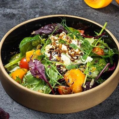 Салат с хурмой, сыром страчателла в Щепка по цене 590