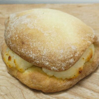 Сочень с творогом в Вятский чебурек по цене 85 ₽