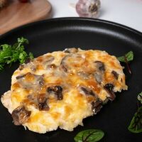 Отбивная курица с грибами в Кафе Семья Еда