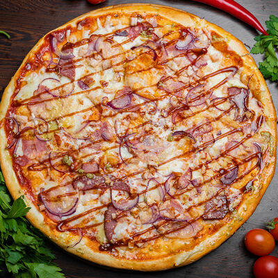 Пицца Деревенская 33 см в Pizza Shop по цене 600 ₽