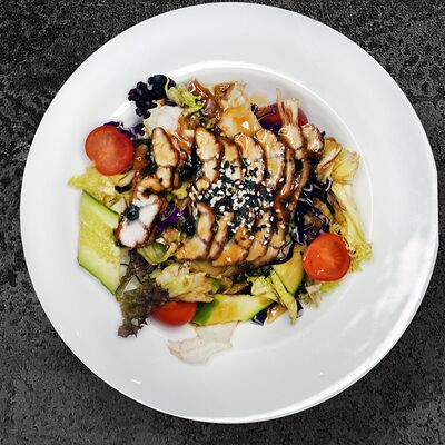 Салат с угрём под соусом унаги в Дитай по цене 898 ₽