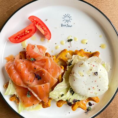 Тыквенная вафля с лососемв Брусена по цене 700 ₽