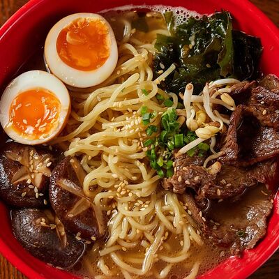 Рамен трюфельный с говядиной в Рамен с уткой по цене 890 ₽