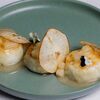 Творожные сырники с голубым сыром и грушевой карамельюв Ресторан Европа по цене 380