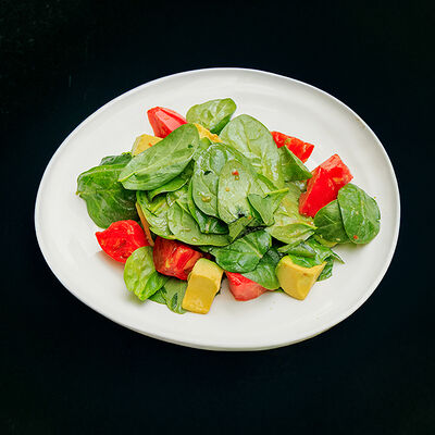 Салат со шпинатом и авокадо в Mr. Lee по цене 1700 ₽