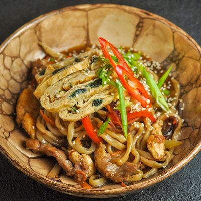 Лапша Удон по-cингапурски в Pro Azia по цене 690 ₽