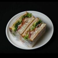 Сэндвич с курицей в Yacht Cafe Sochi