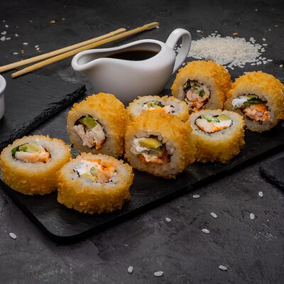Калифорния темпура с лососем в Sushi LeGo по цене 529 ₽