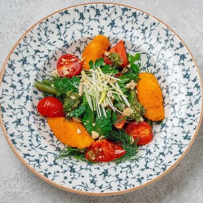 Салат из томатов с теплым сулугуни в Курагадиван по цене 600