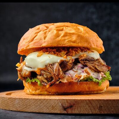 Бургер Белорусский парень в Mesto Burger по цене 519