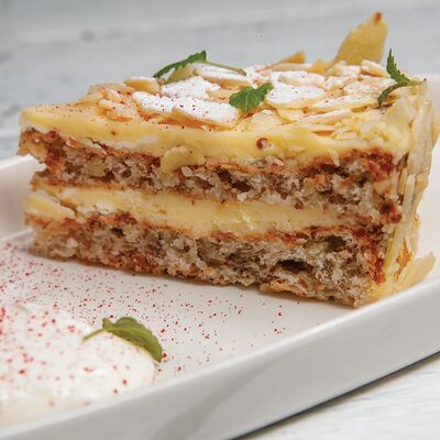 Миндальный торт в Овертайм по цене 360 ₽