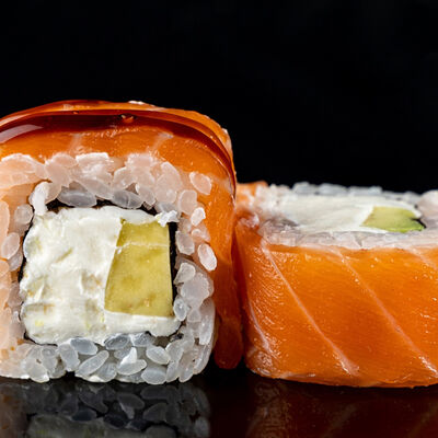 Ролл Нежный лосось в Джонга по цене 550 ₽