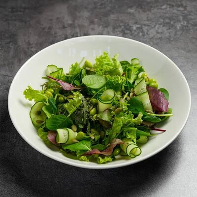 Зеленый салатв Everest Sochi по цене 800 ₽