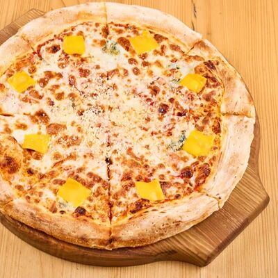 Пицца 5 сыров в 4 сыра по цене 980 ₽