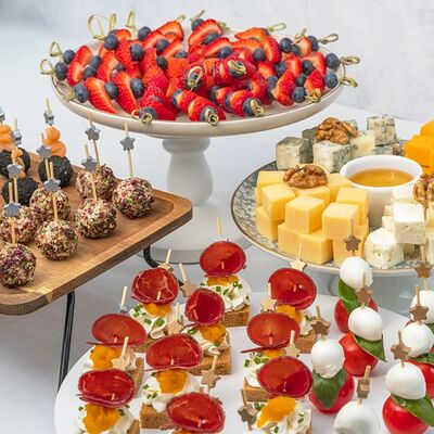 Велком стол Вкусное приветствие на 6 - 8 персон в MOSCOW FOOD Кейтеринг по цене 11590 ₽