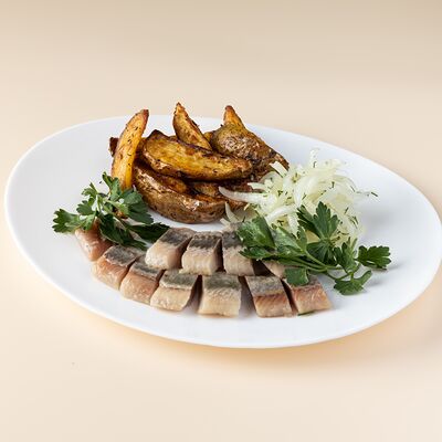 Сельдь с картофелем и лучком в Шарики по цене 390 ₽