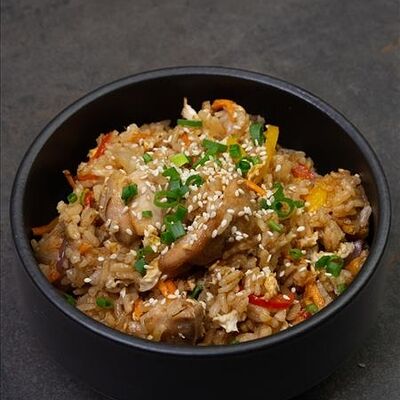 Рис с курицей в Pho Tom по цене 390 ₽