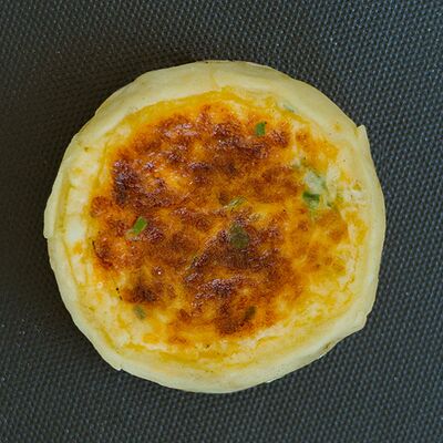 Перепечи с сыром и зеленым луком в Перепечкин по цене 80 ₽