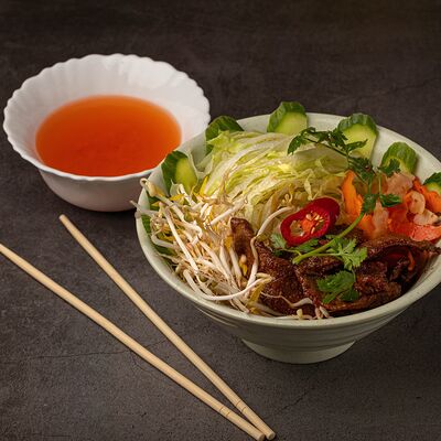 Бун Бо Нам Бо в Мистер Ки Pho Bo и Бабл чай по цене 640 ₽