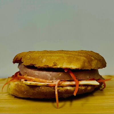 Чизбургер с ветчиной в Та самая шаурма по цене 200 ₽