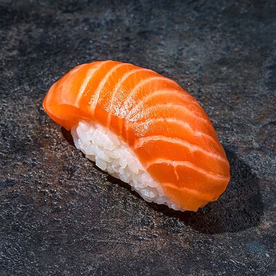 Суши Лосось нигири в Вкусно Суши по цене 140