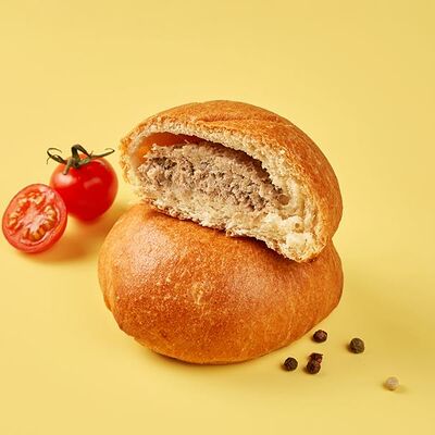 Пирожок с мясом в Люди Любят по цене 93 ₽