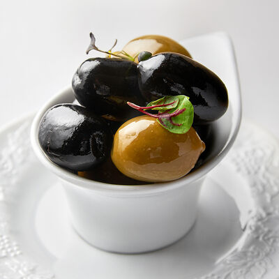 Испанские оливки и маслины в Sabor de la Vida по цене 580 ₽