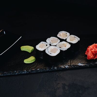 Хосомаки холодные с крабом в Enjoy по цене 199 ₽