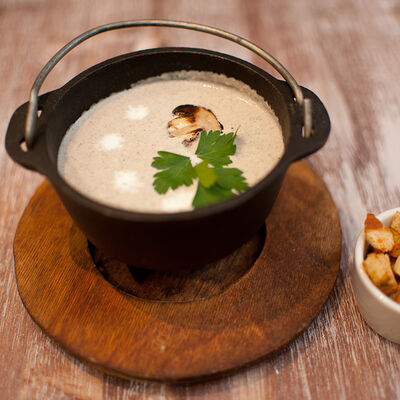 Крем-суп из шампиньонов в Амирани по цене 345 ₽