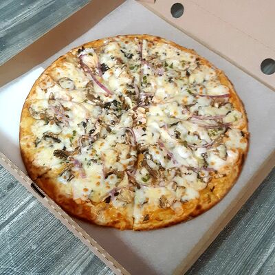 Семейная в Вкусно Пицца по цене 940 ₽