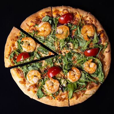 Пицца с рукколой и креветками 25 см в БОСС по цене 950 ₽
