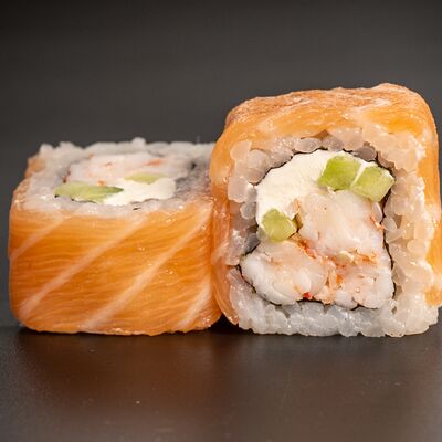 Филадельфия с креветкой в Сакура по цене 910 ₽