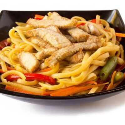 Вок со свининой в кисло-сладком соусе в Винъярд по цене 420 ₽