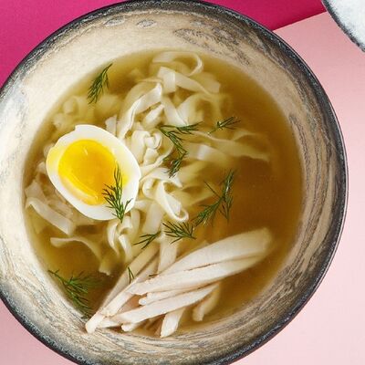 Куриный суп с домашней лапшой в Кофейня №1 по цене 265 ₽